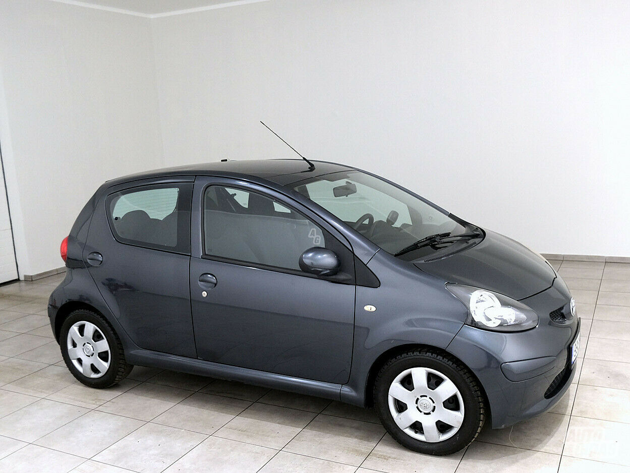 Toyota Aygo 2006 г Хэтчбек