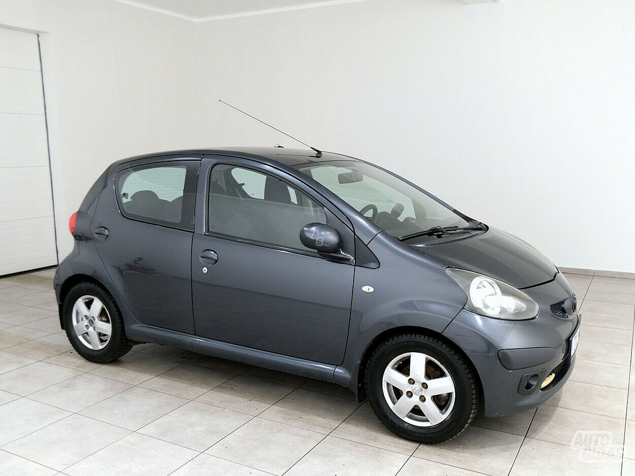 Toyota Aygo 2006 г Хэтчбек