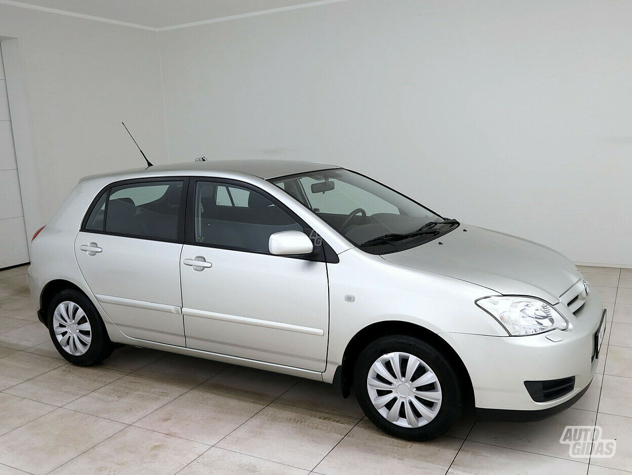 Toyota Corolla 2005 г Хэтчбек