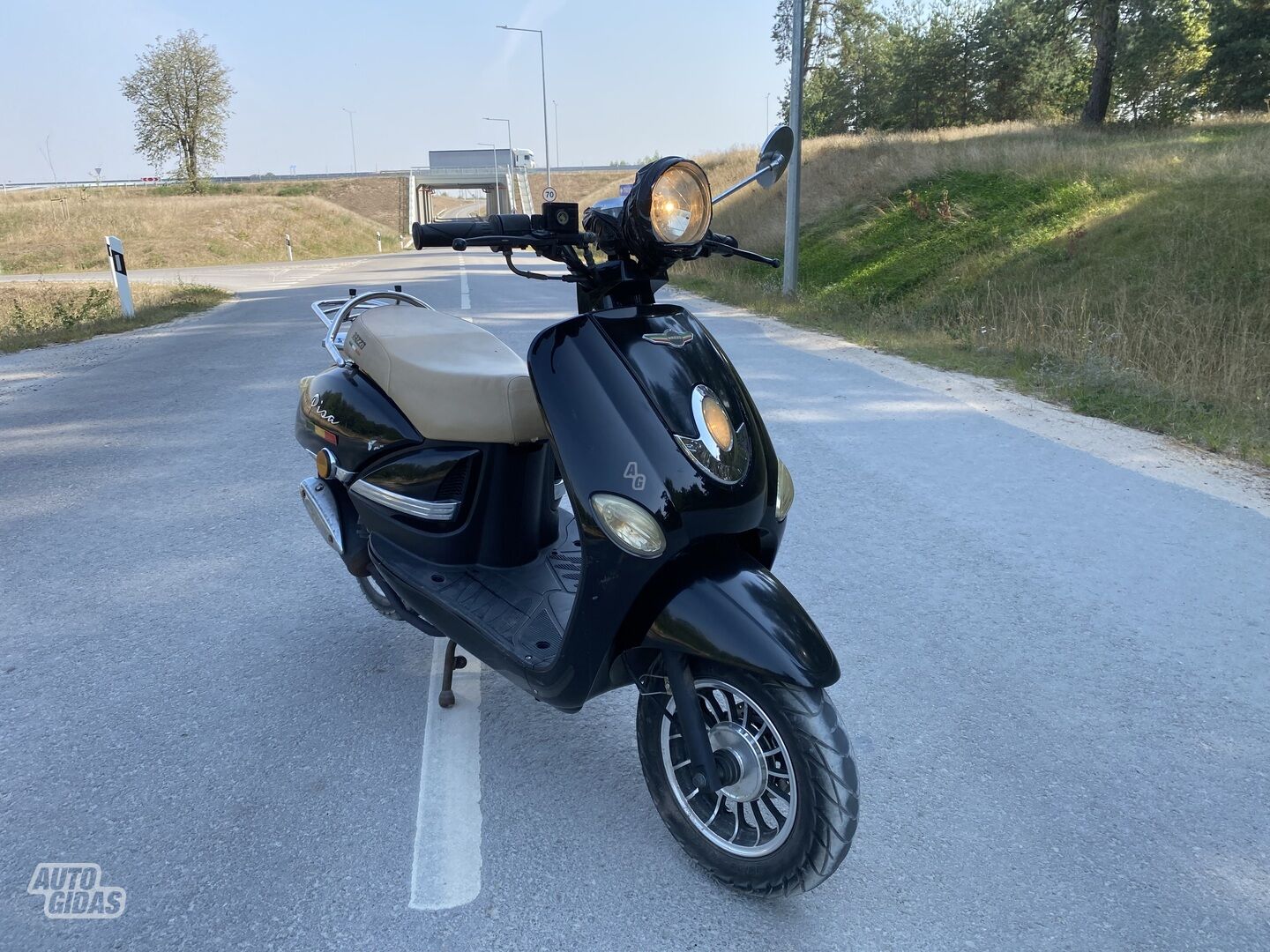 2015 y Scooter / moped