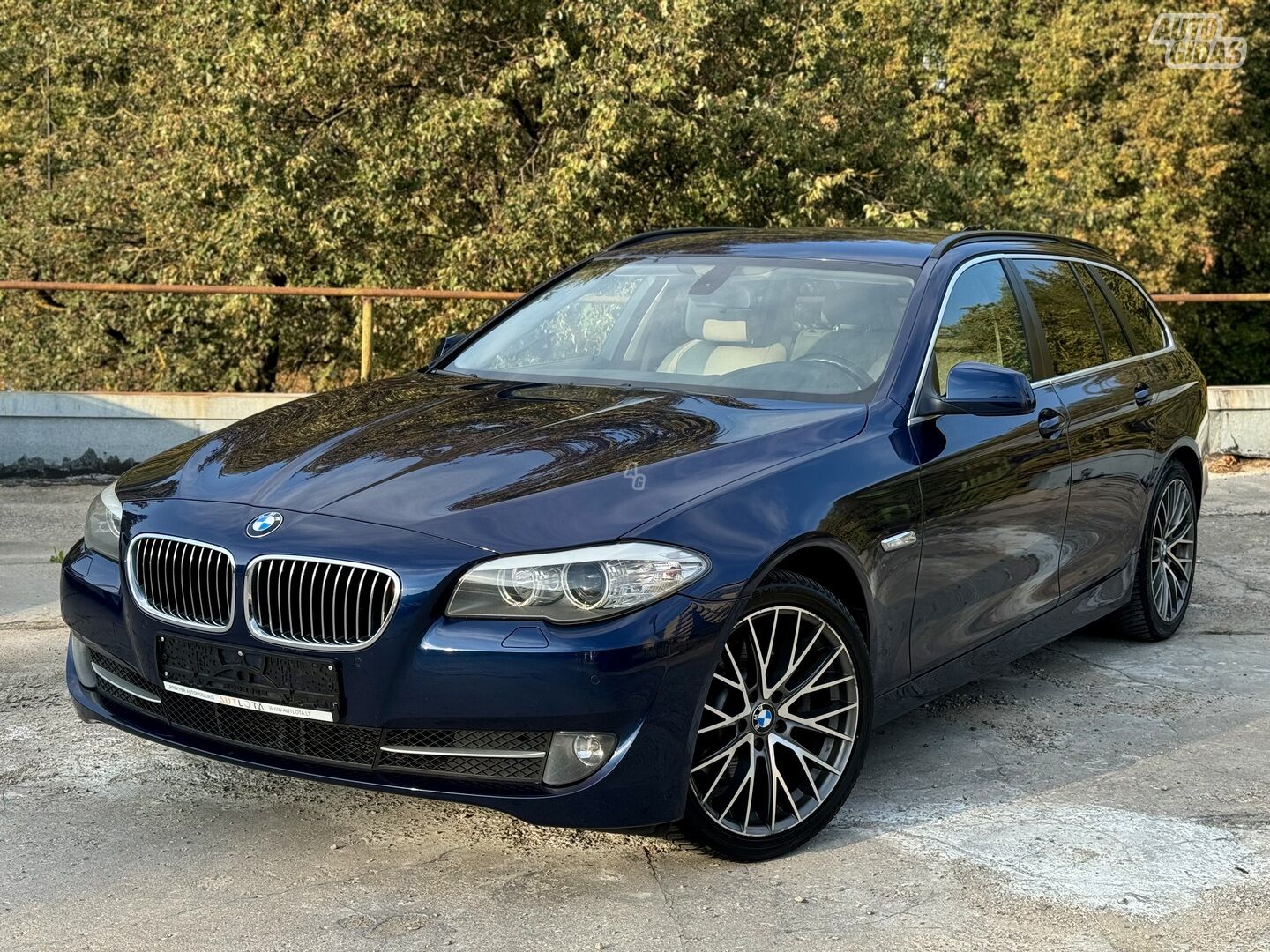 Bmw 520 d Touring 2011 y