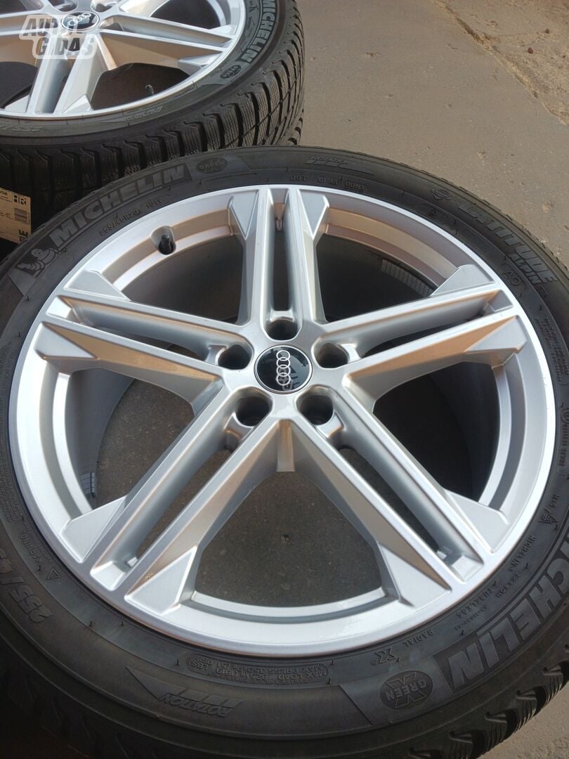 Audi Q5 light alloy R20 rims