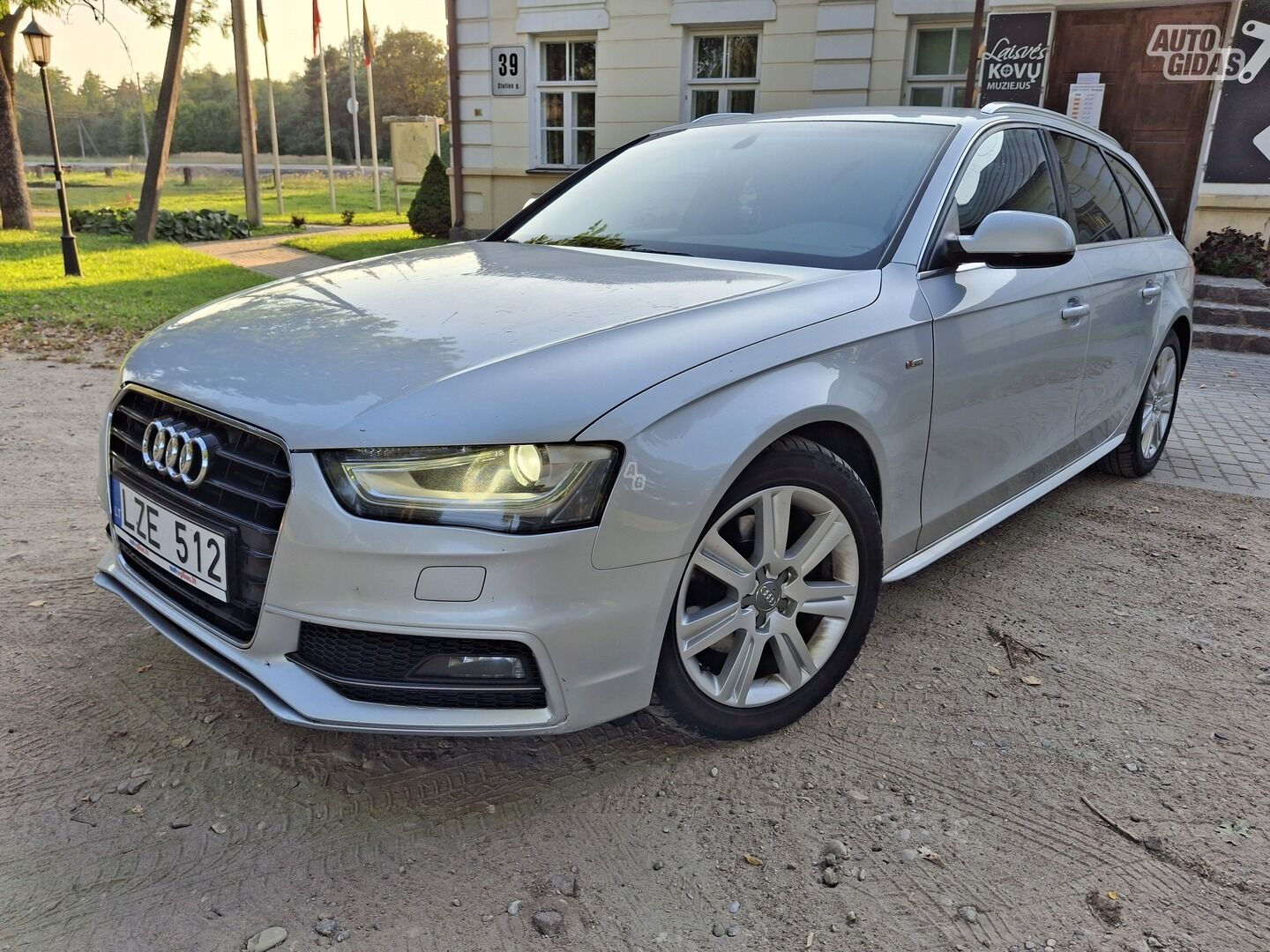 Audi A4 2013 г Универсал