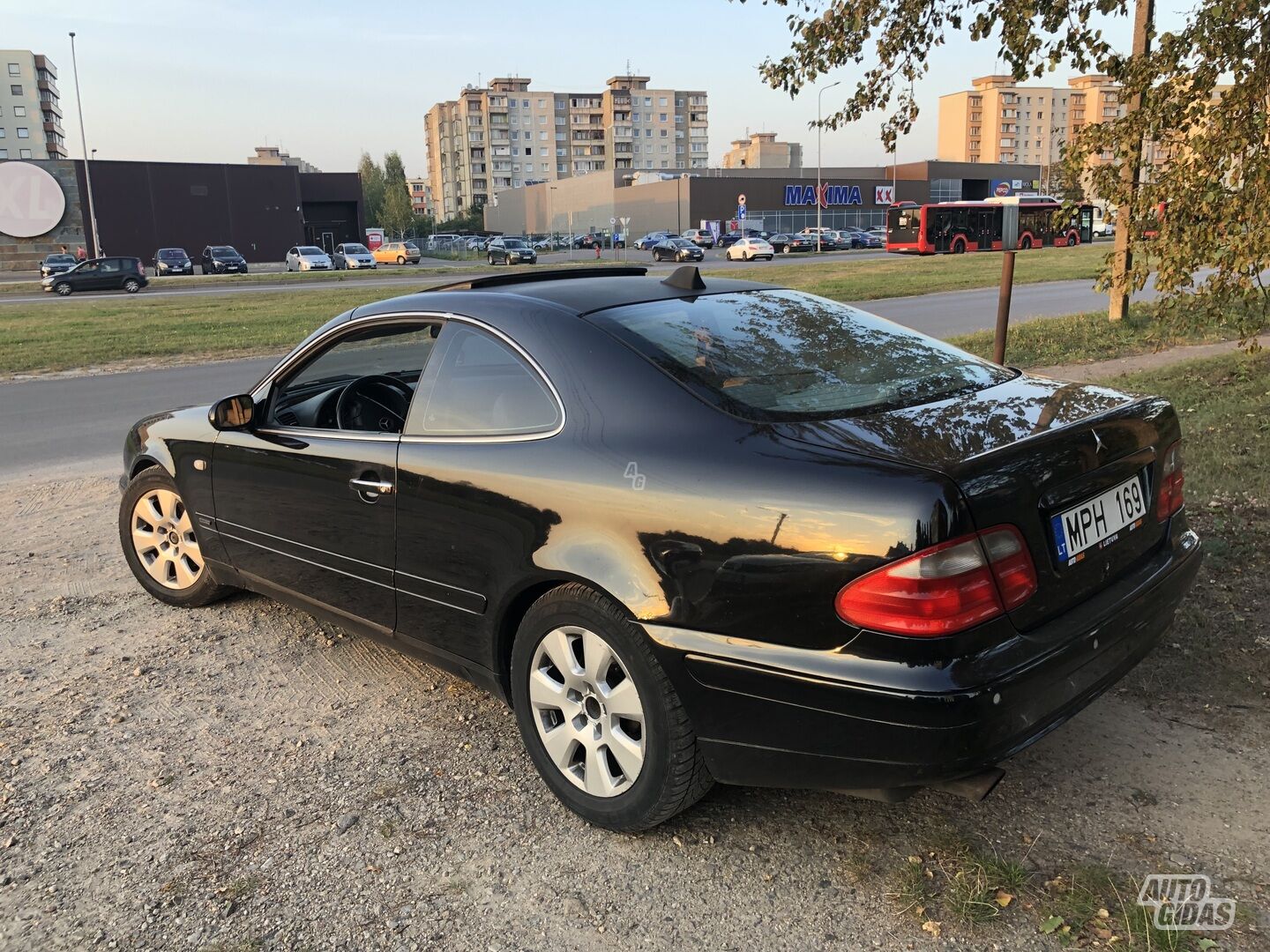 Mercedes-Benz CLK 230 W208 1998 y