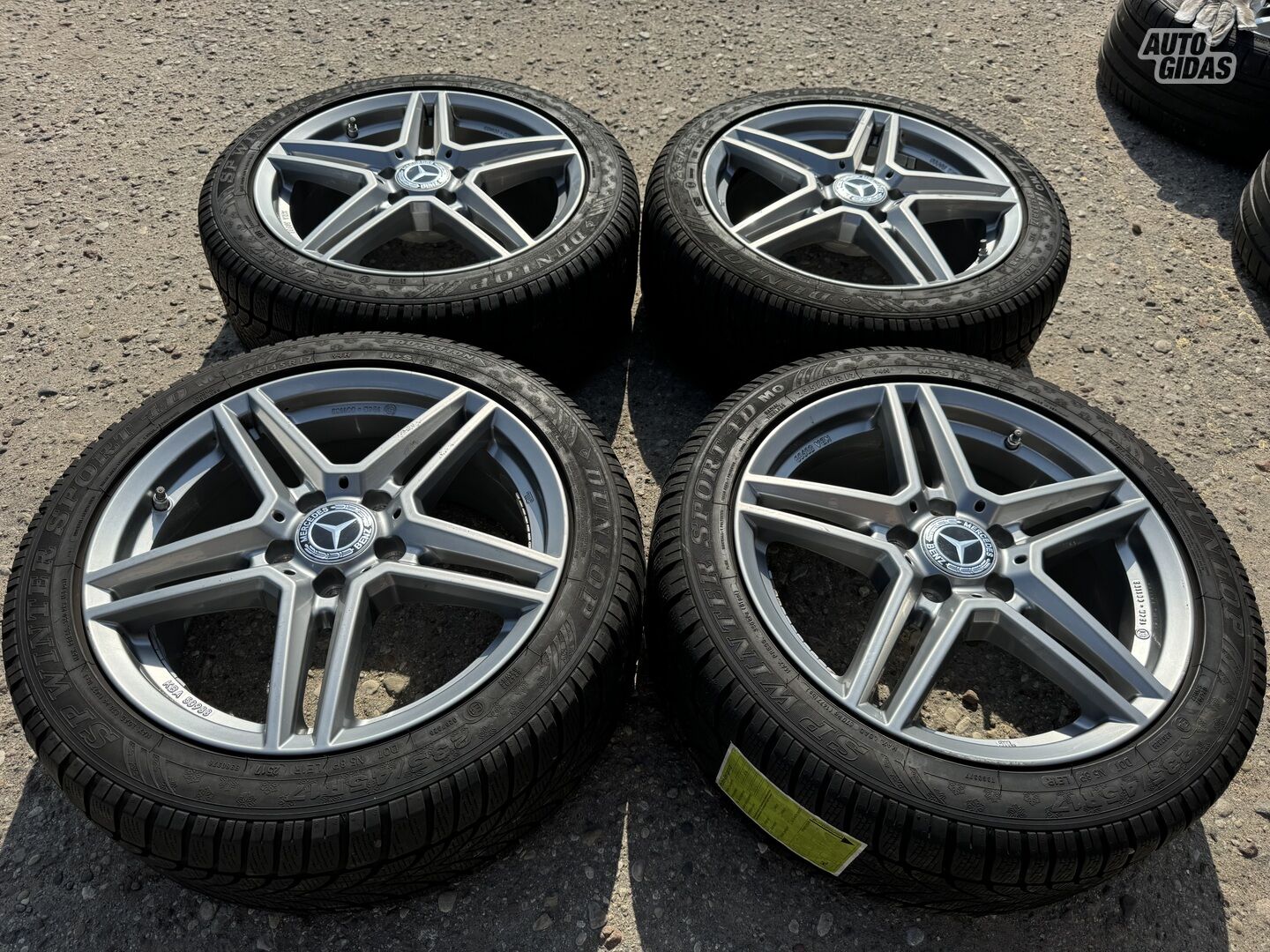 Mercedes-Benz Siunciam, 7,5J ET40 light alloy R17 rims