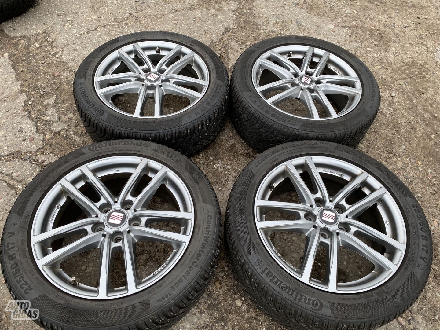 Seat Siunciam, 7J ET47 light alloy R17 rims