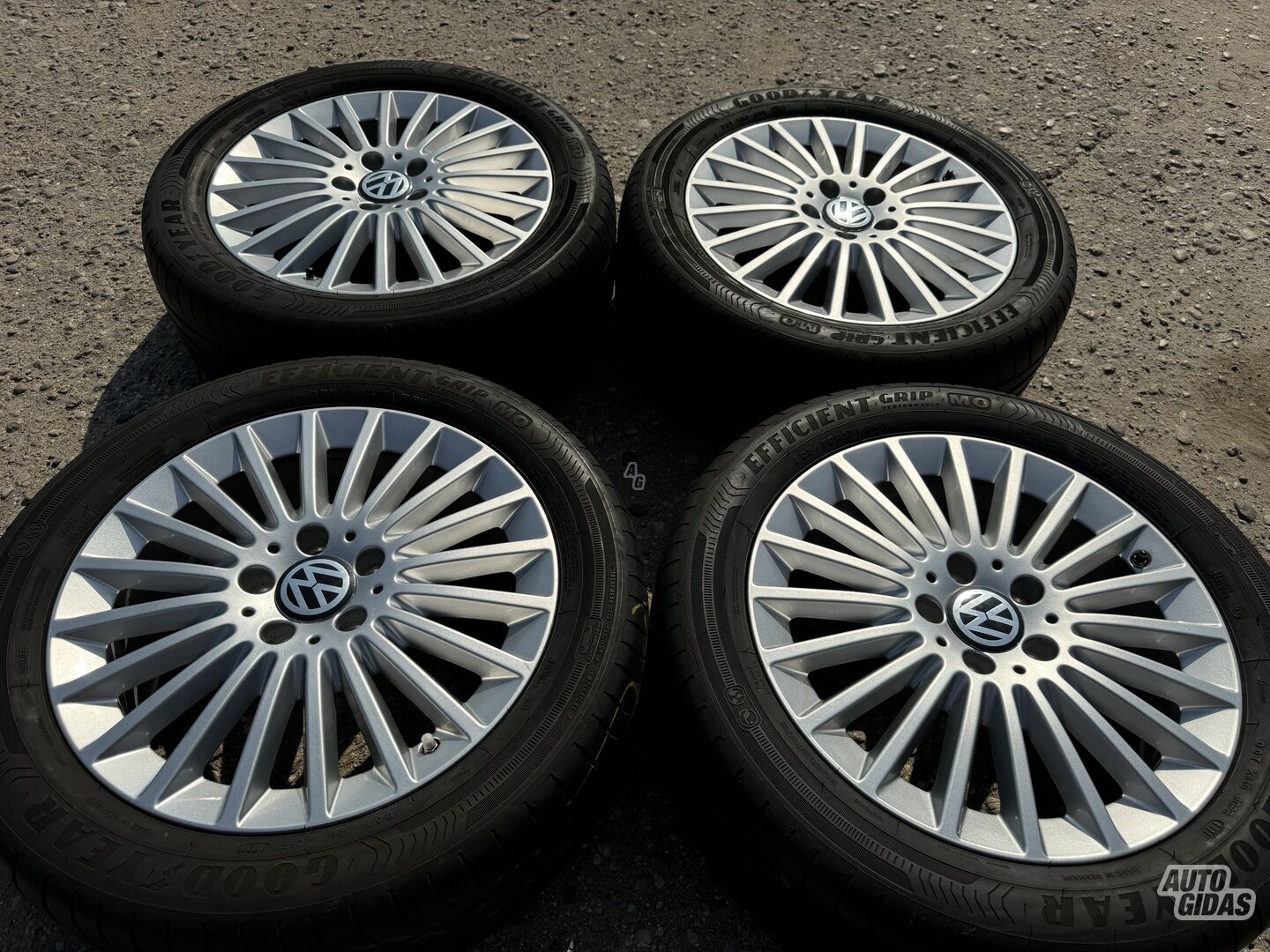 Volkswagen Siuniam, 7J Et48 light alloy R17 rims