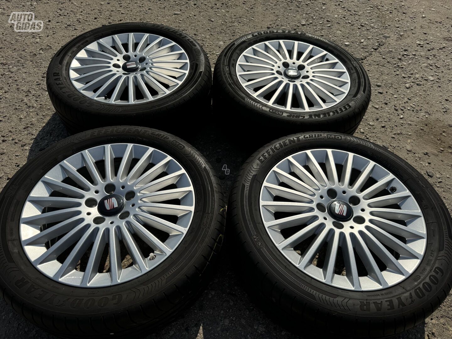 Seat Siunciam, 7J ET48 light alloy R17 rims