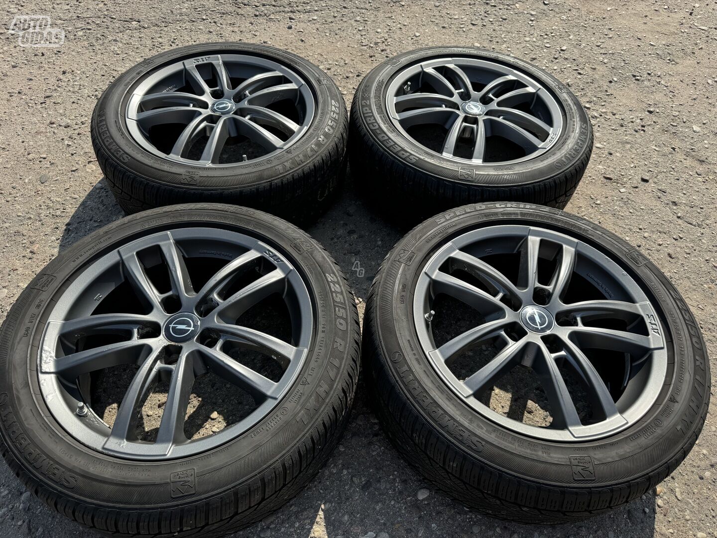 Opel Siunciam, 7,5J ET35 Insignia light alloy R17 rims