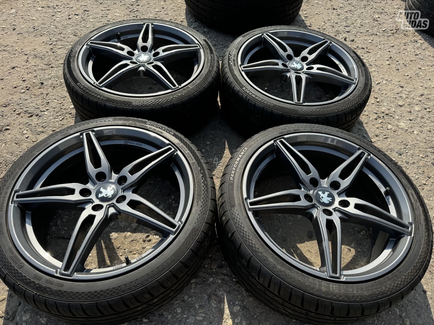 Peugeot Siunciam, 7,5J ET52 light alloy R18 rims