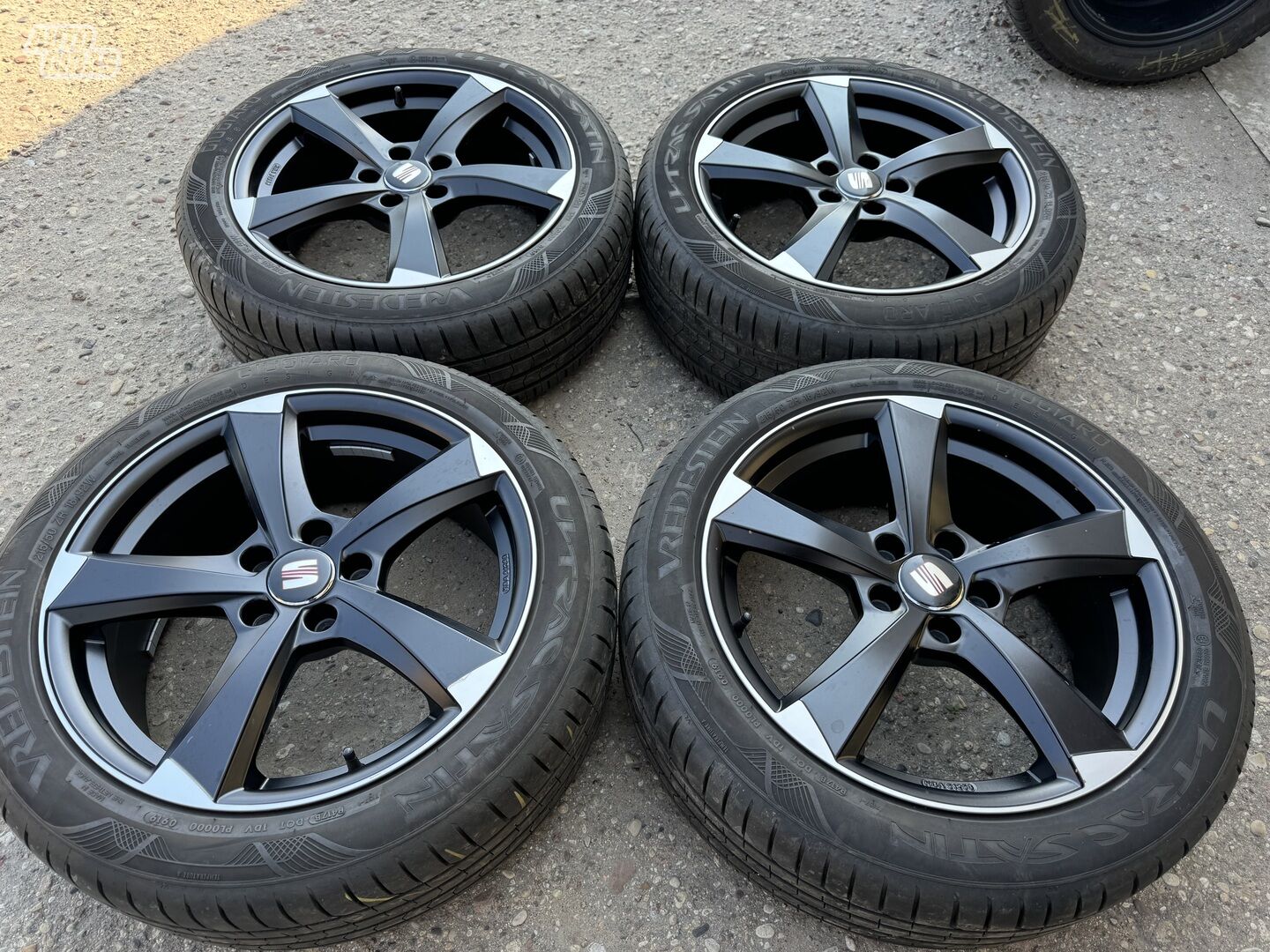 Seat Siunciam, 7,5J ET45 light alloy R18 rims