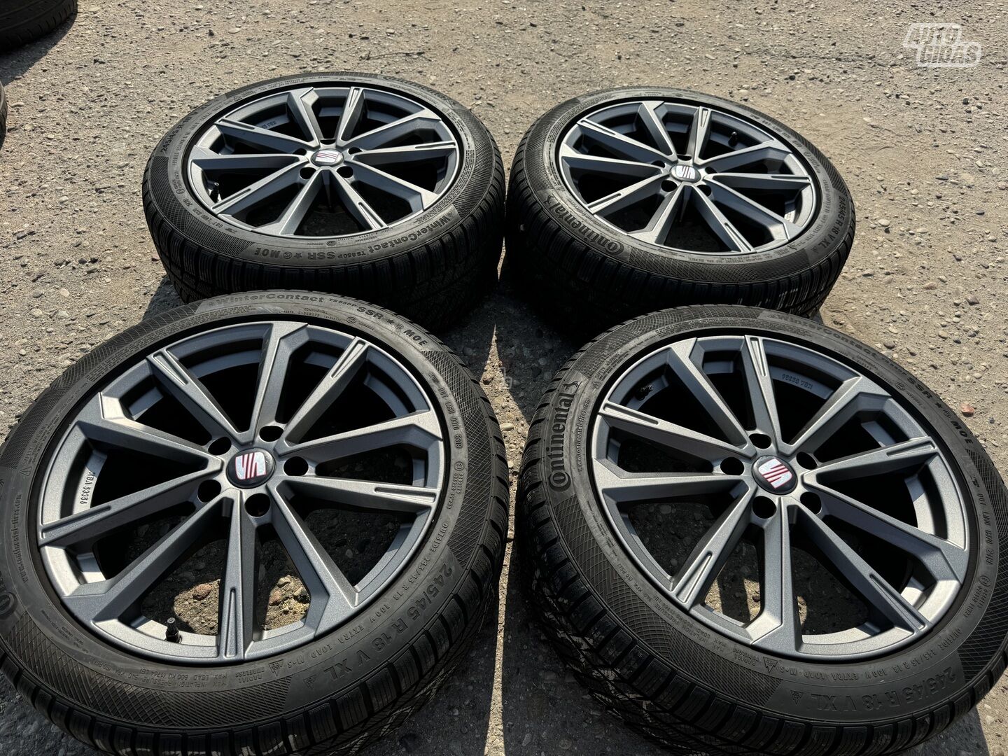 Seat Siunciam, 8J ET35 light alloy R18 rims