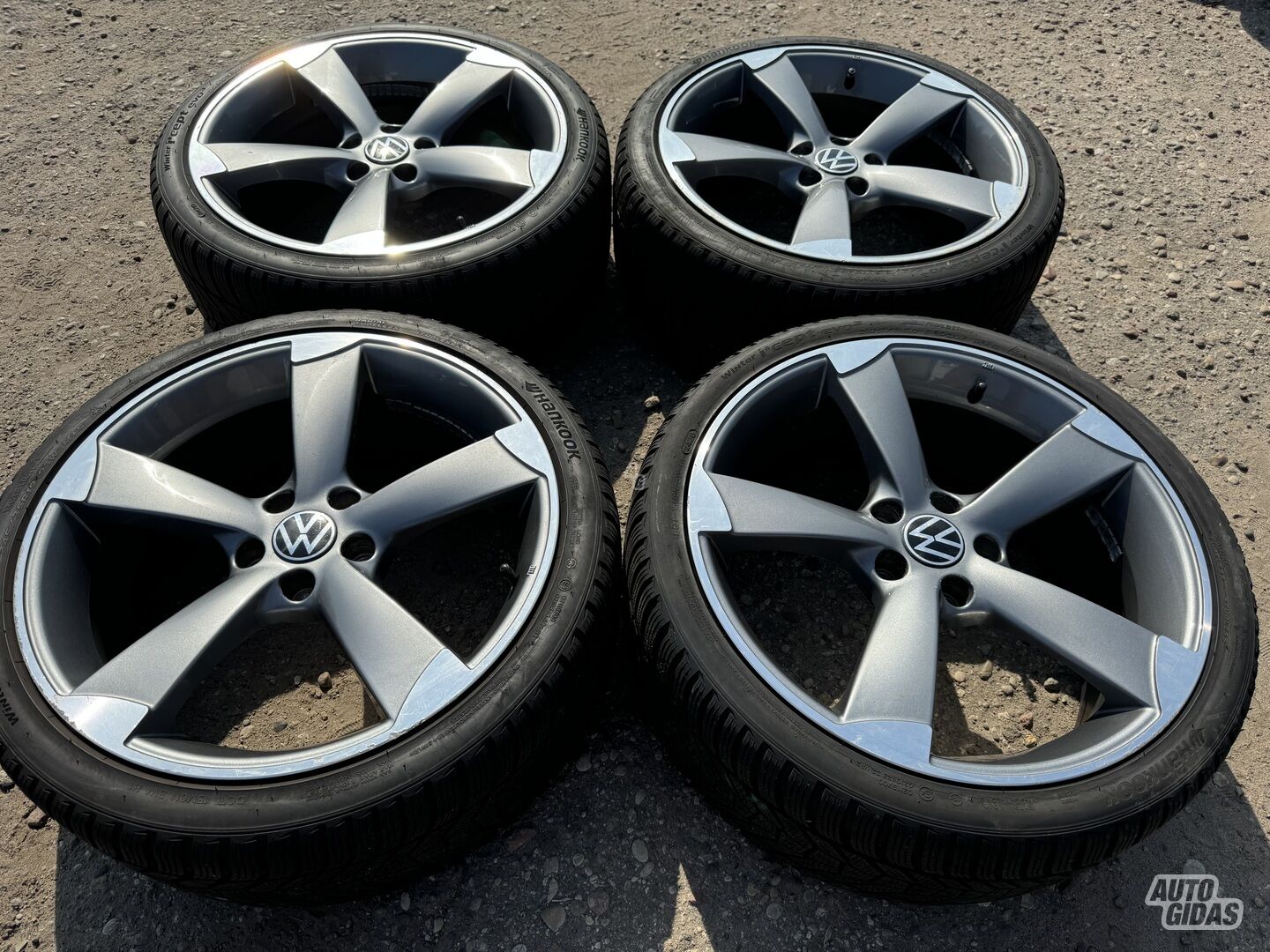 Volkswagen Siunciam, 8,5J ET35 light alloy R19 rims