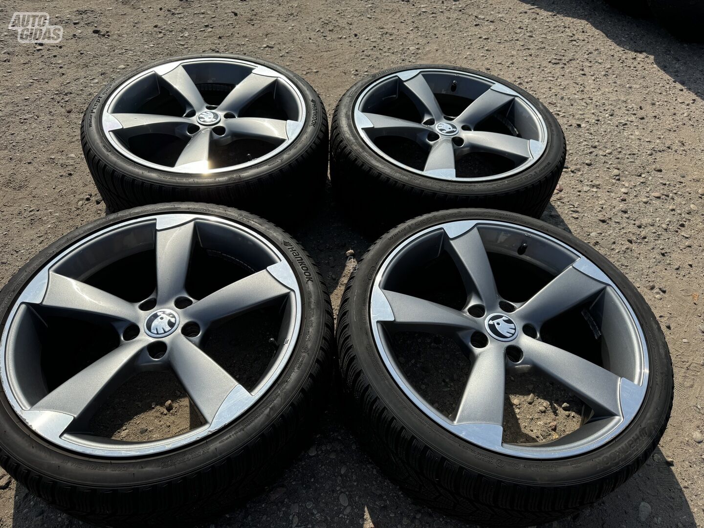 Skoda Siunciam, 8,5J ET35 light alloy R19 rims