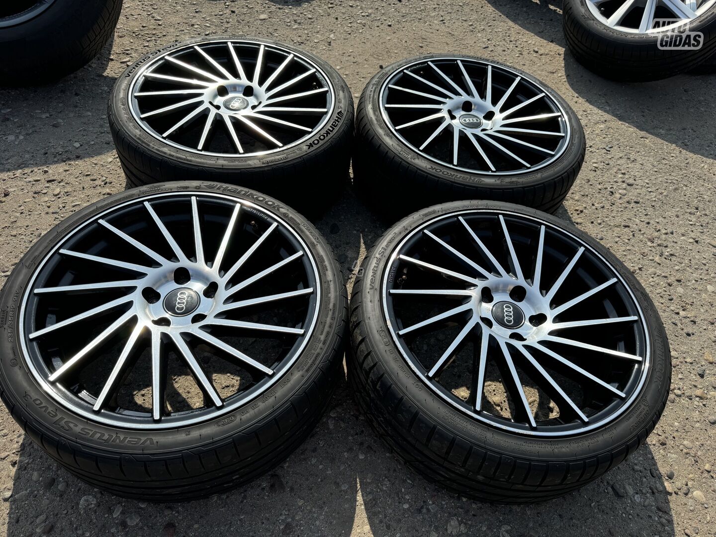 Audi Siunciam, 8,5J ET45 light alloy R19 rims