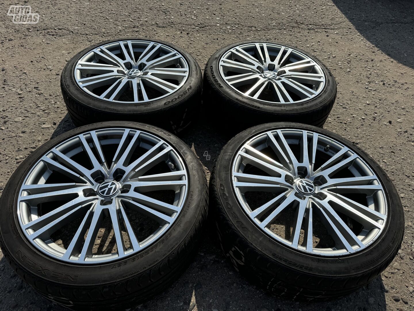 Volkswagen Siunciam, 8,5J ET45 light alloy R19 rims