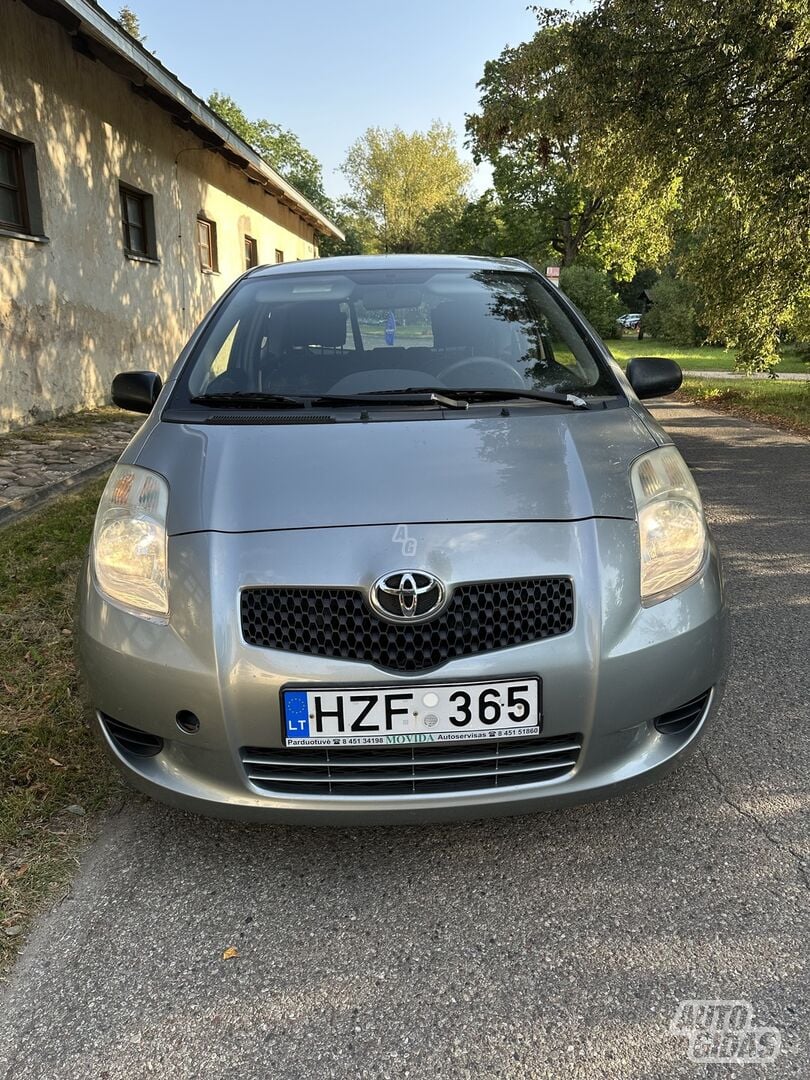 Toyota Yaris II 2008 г