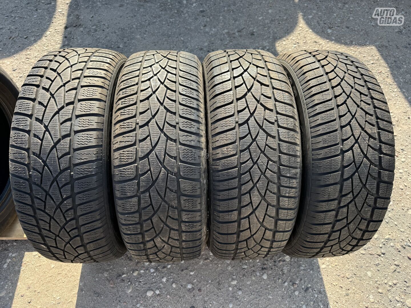 Dunlop Siunciam, 5-7mm R18 winter tyres passanger car