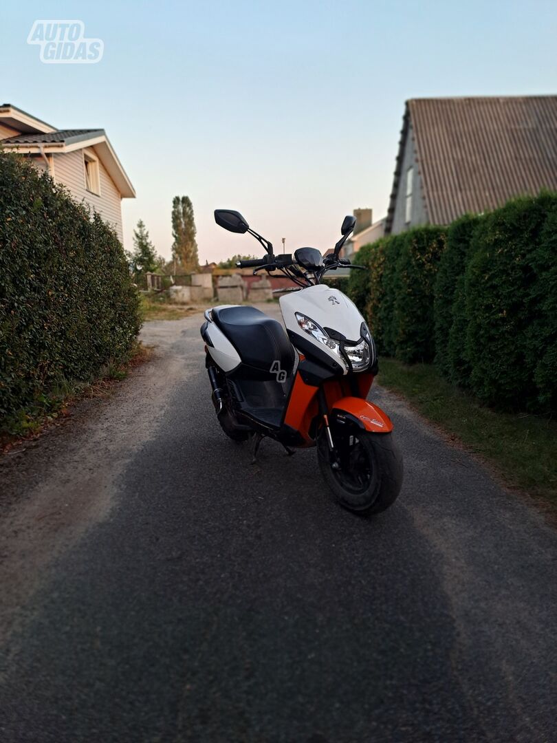 Peugeot Kisbee 2016 y Scooter / moped