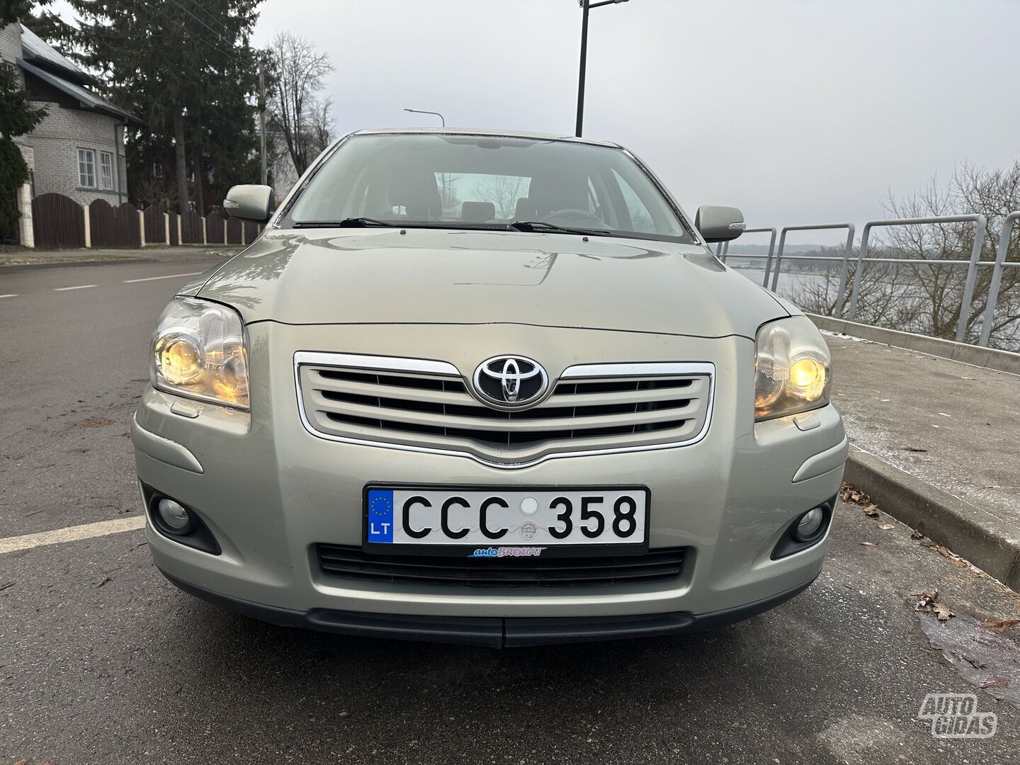 Toyota Avensis VVT-i Sol 2006 г