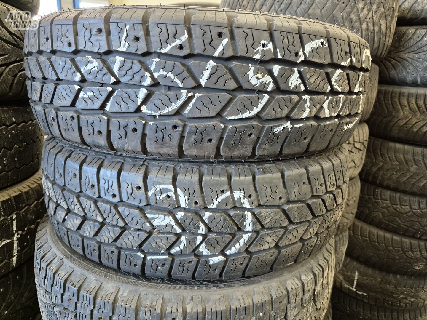 R16C universal tyres minivans