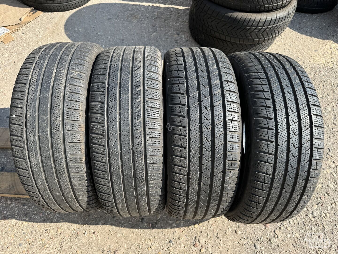 Vredestein Siunciam, 5+7mm 2020 R18 winter tyres passanger car