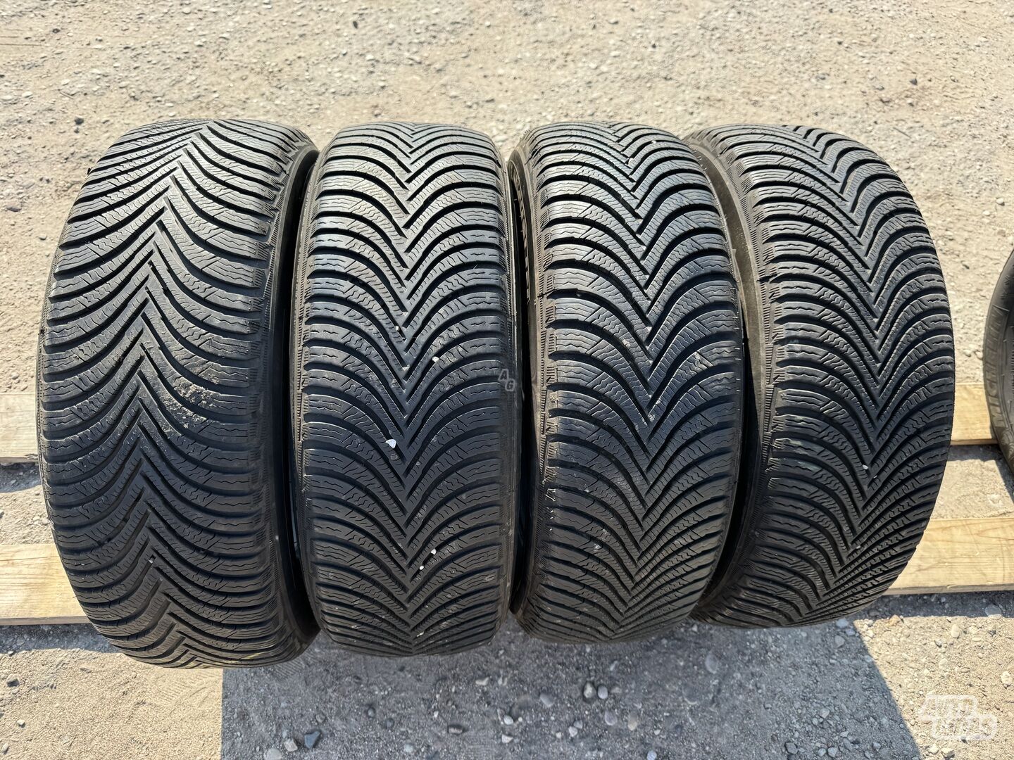 Michelin Siunciam, 6+8mm R16 winter tyres passanger car