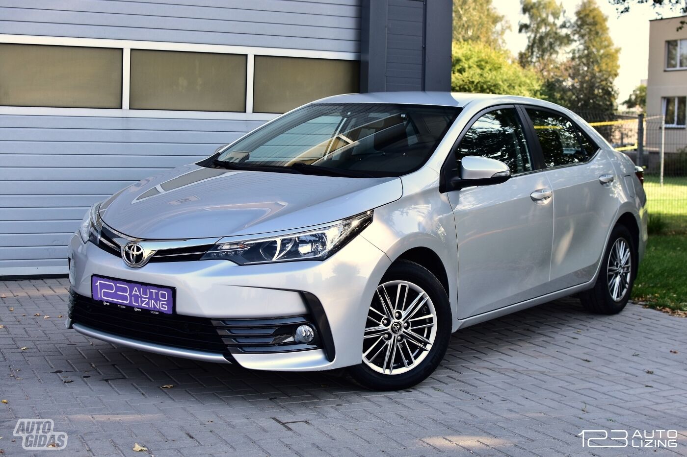 Toyota Corolla 2018 г Седан