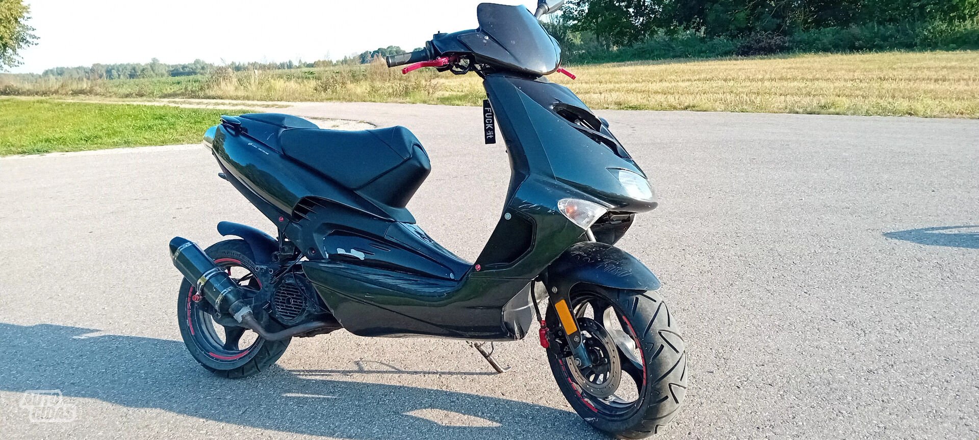 Aprilia SR 2003 y Scooter / moped