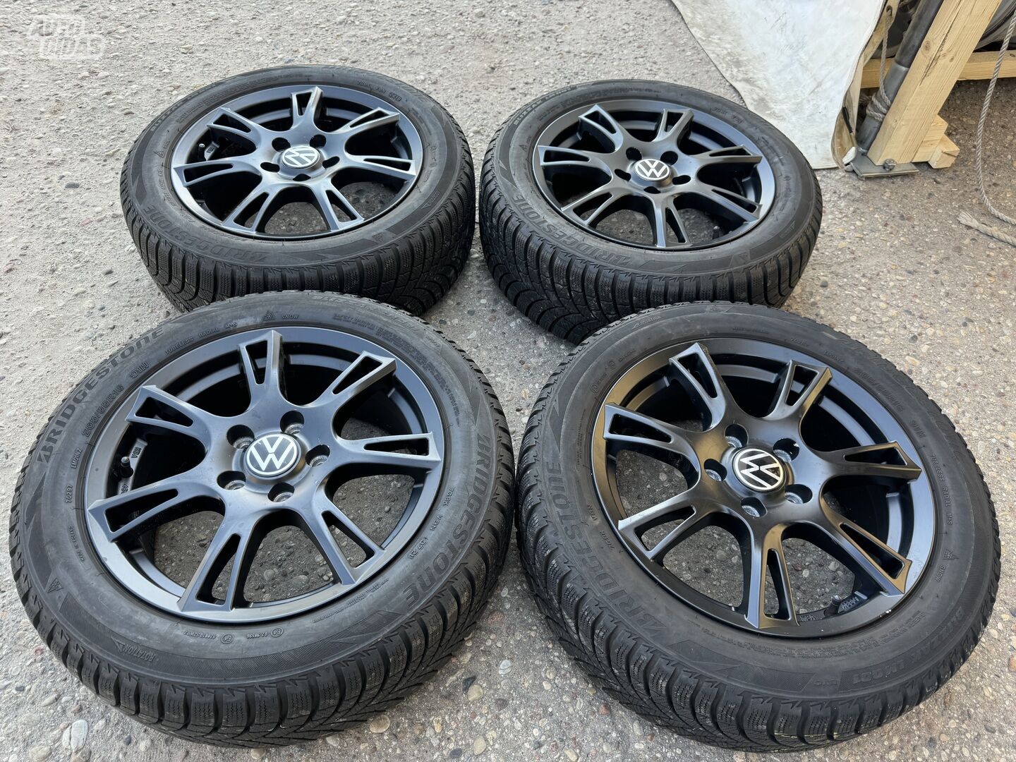 Volkswagen Siunciam, 6,5J ET46 light alloy R16 rims