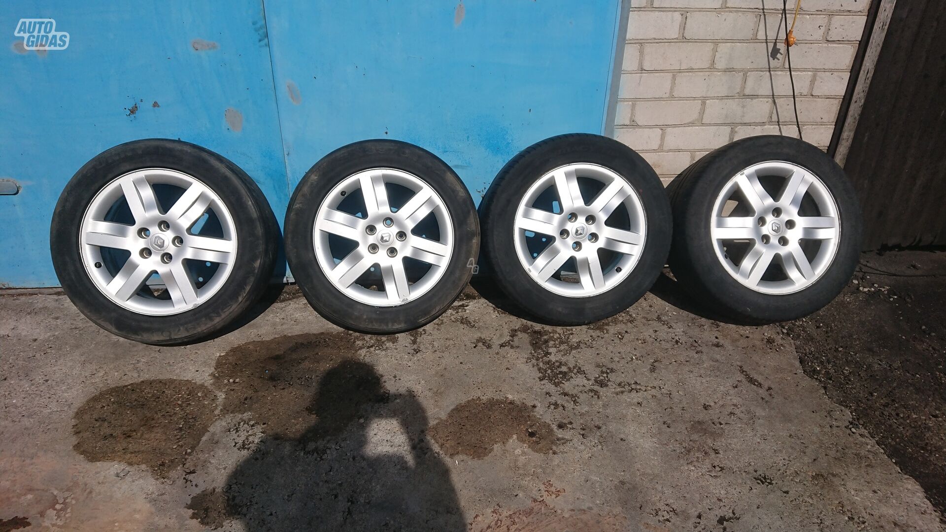 Renault light alloy R17 rims