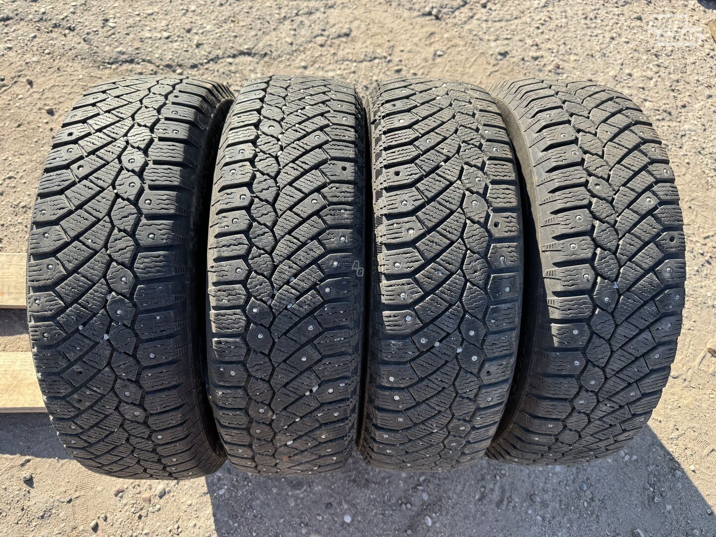 Continental Siunciam, 6-7mm R15 winter tyres passanger car