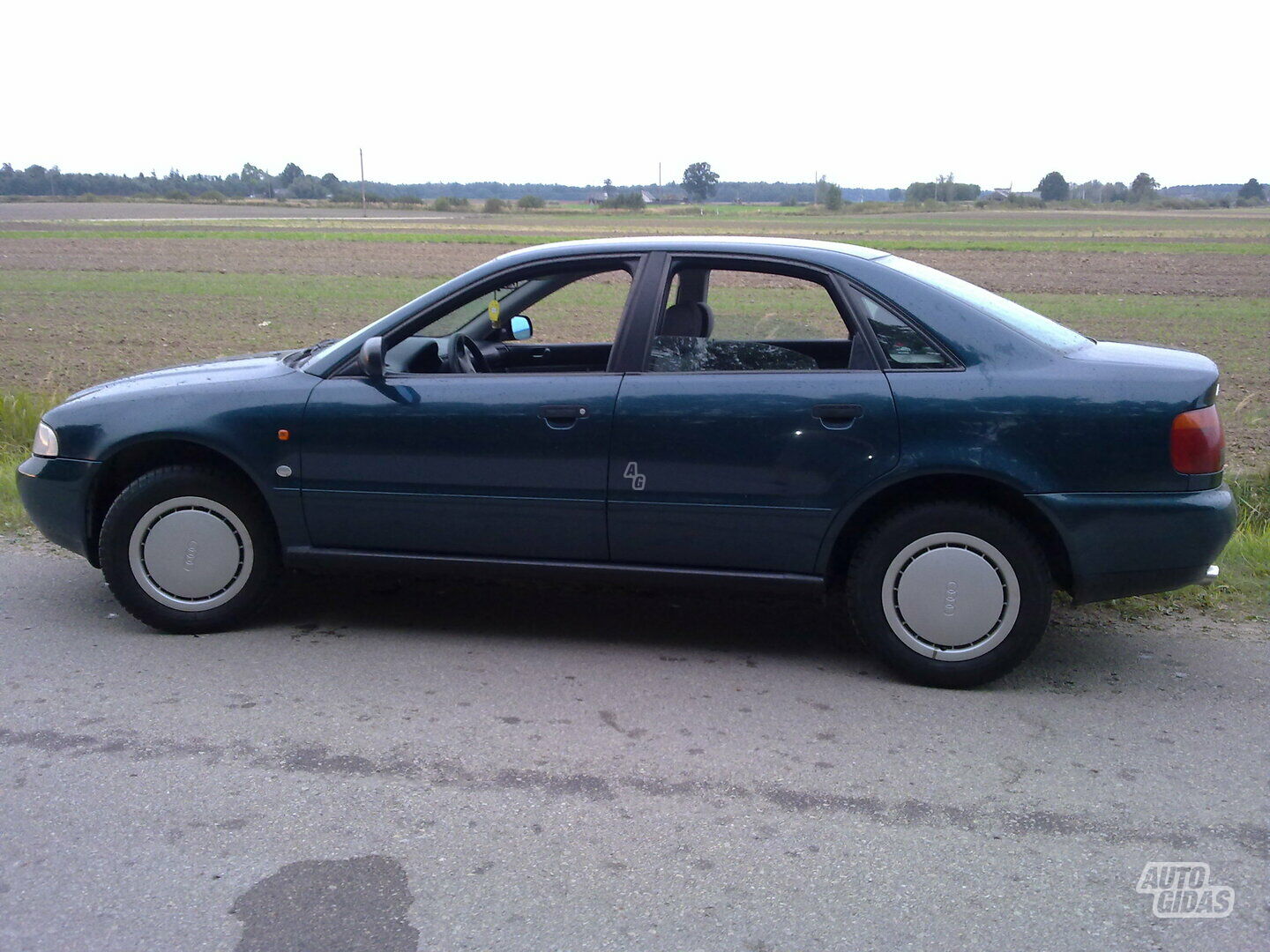 Audi A4 1996 y Sedan