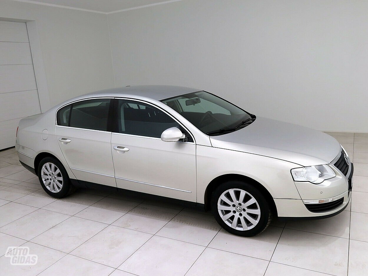 Volkswagen Passat 2010 г Седан