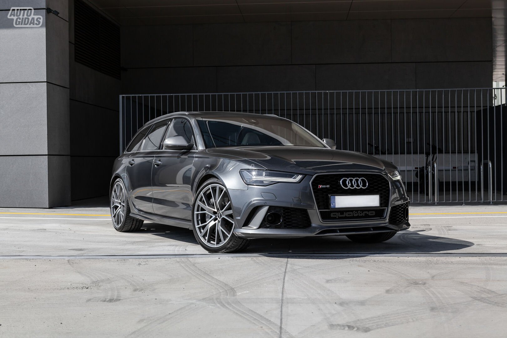 Audi RS6 2016 г Универсал