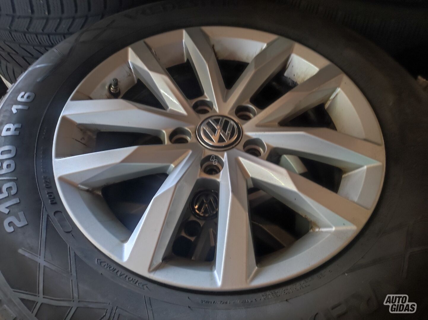 Volkswagen passat light alloy R16 rims