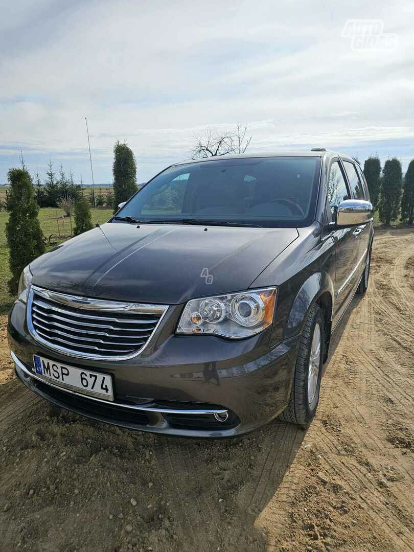 Chrysler Town & Country VVT 2015 г