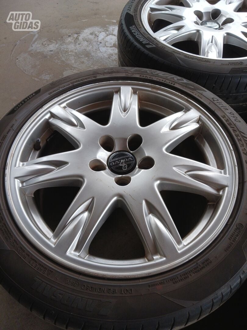 Volvo V70 light alloy R17 rims