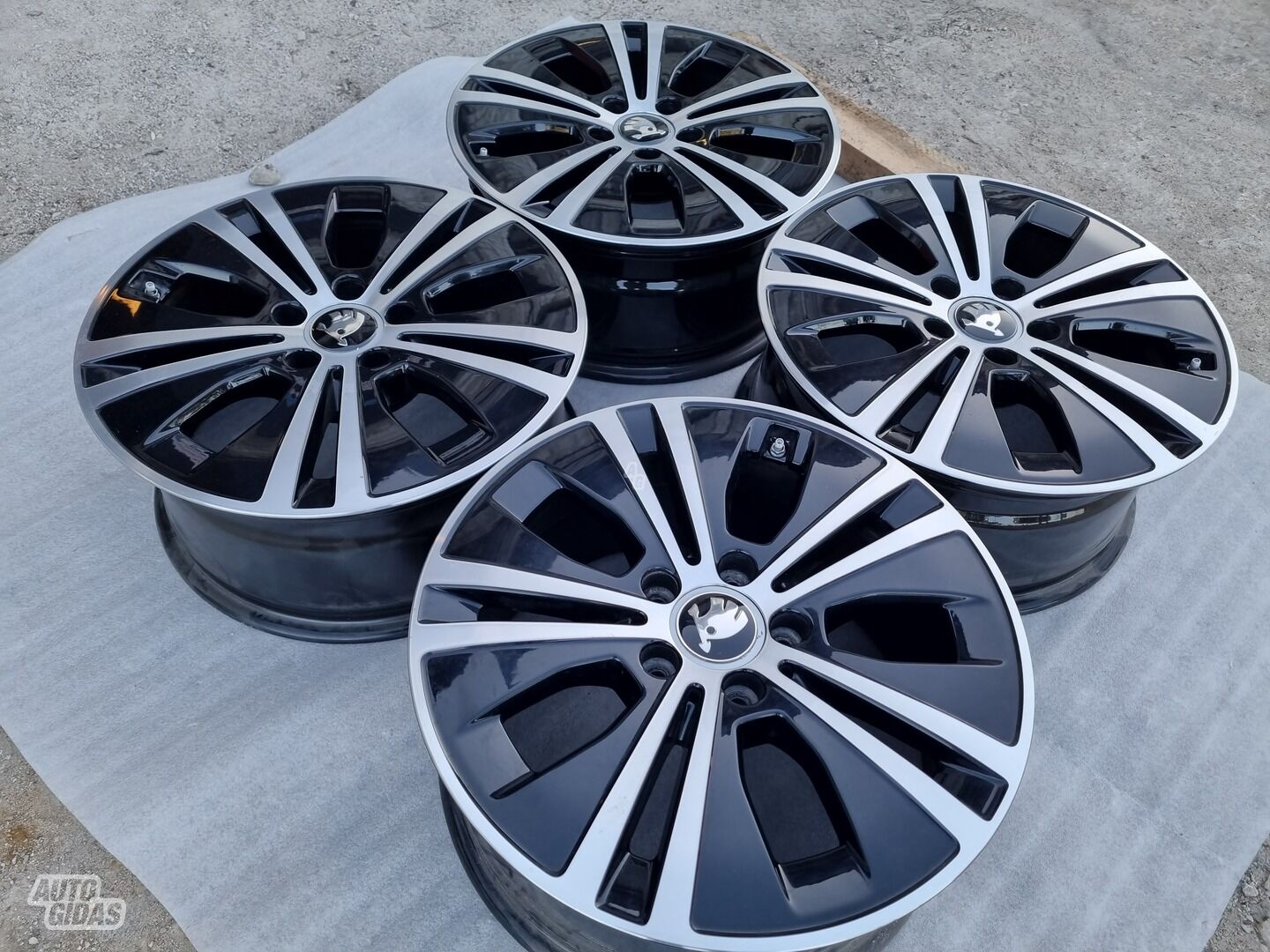 Skoda R17 Superb Superb light alloy R17 rims