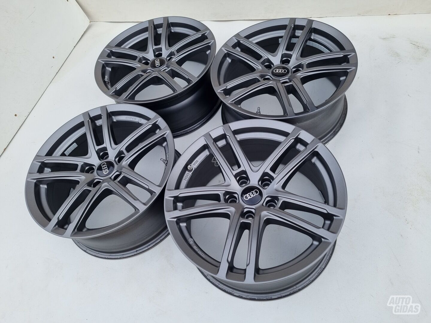 Audi R17 A6 A6 light alloy R17 rims