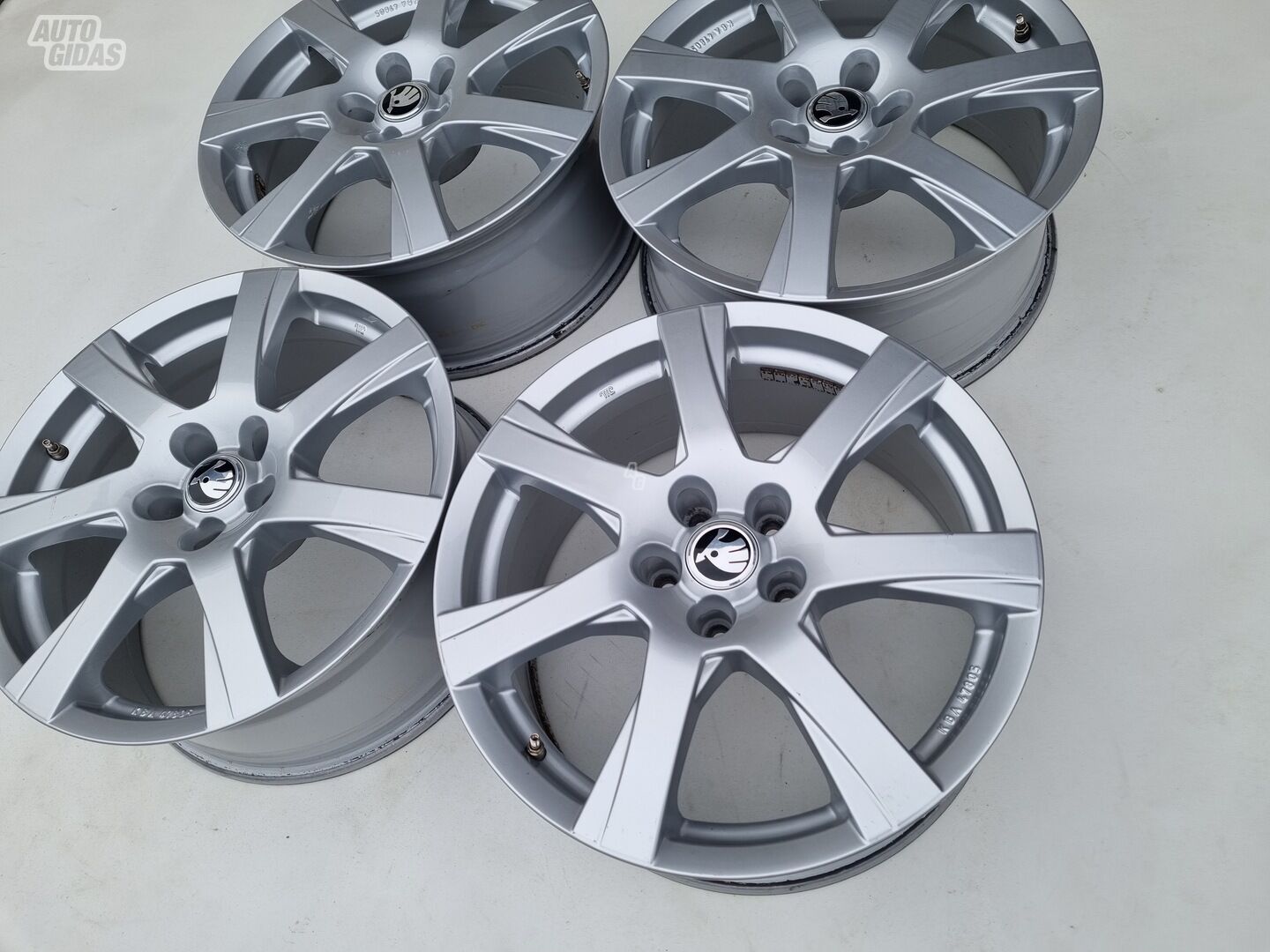 Skoda Superb R18 Superb light alloy R18 rims