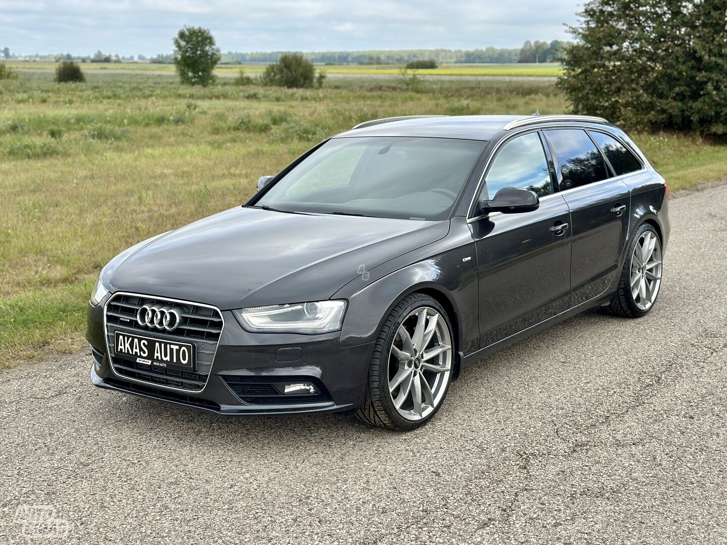 Audi A4 TDI quattro 2015 y