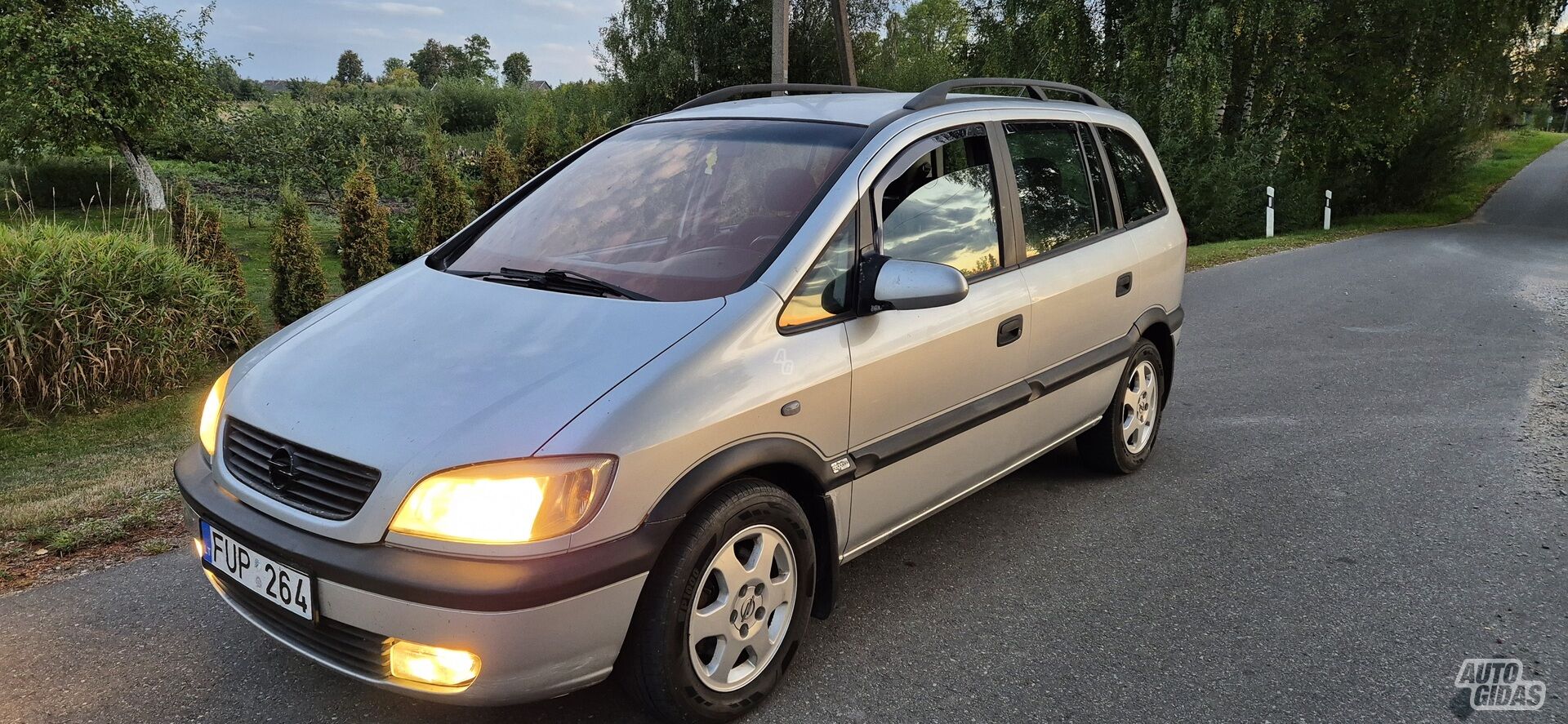 Opel Zafira DI 2000 г