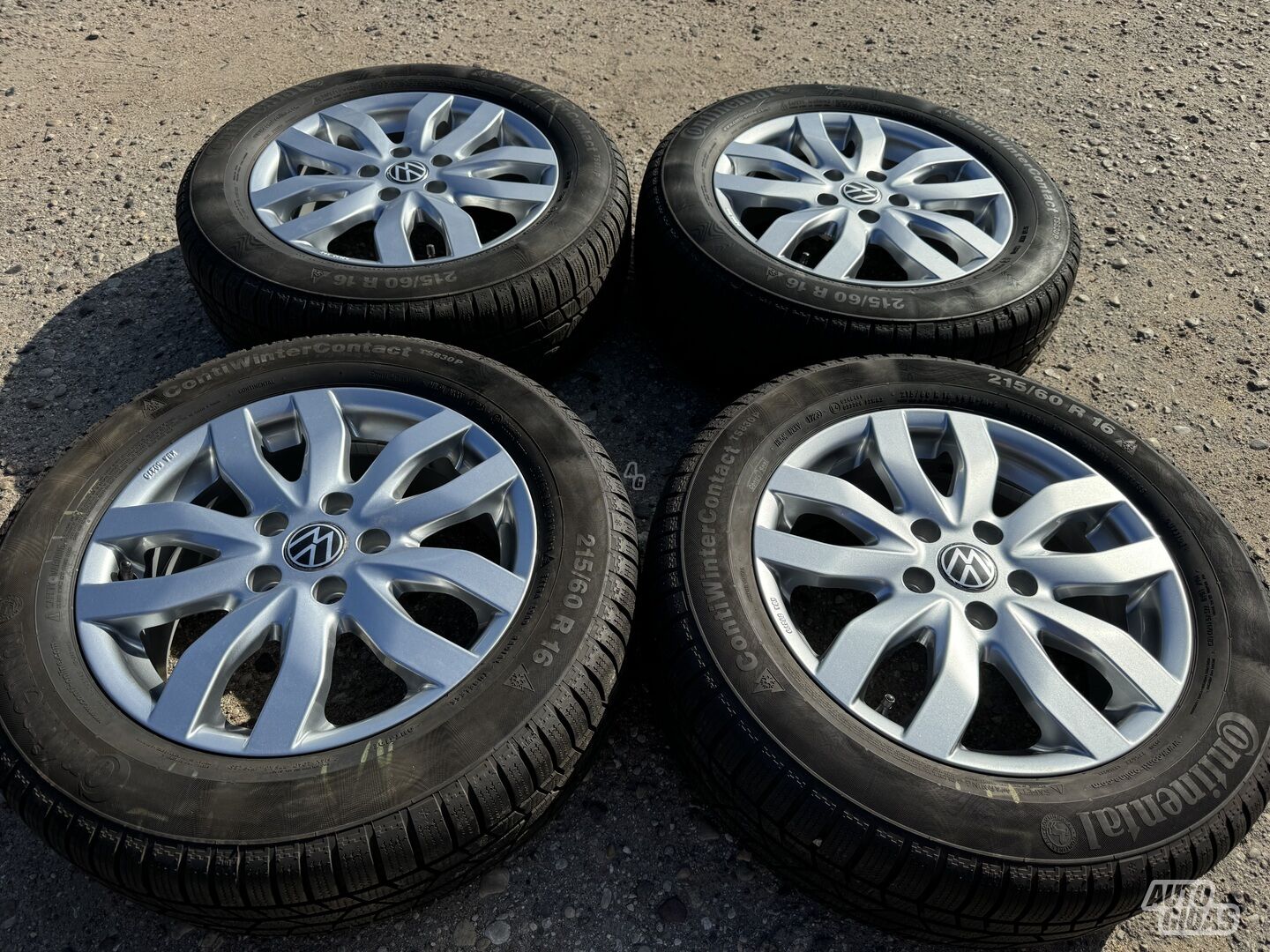 Volkswagen Siunciam, 6,5J ET45 light alloy R16 rims