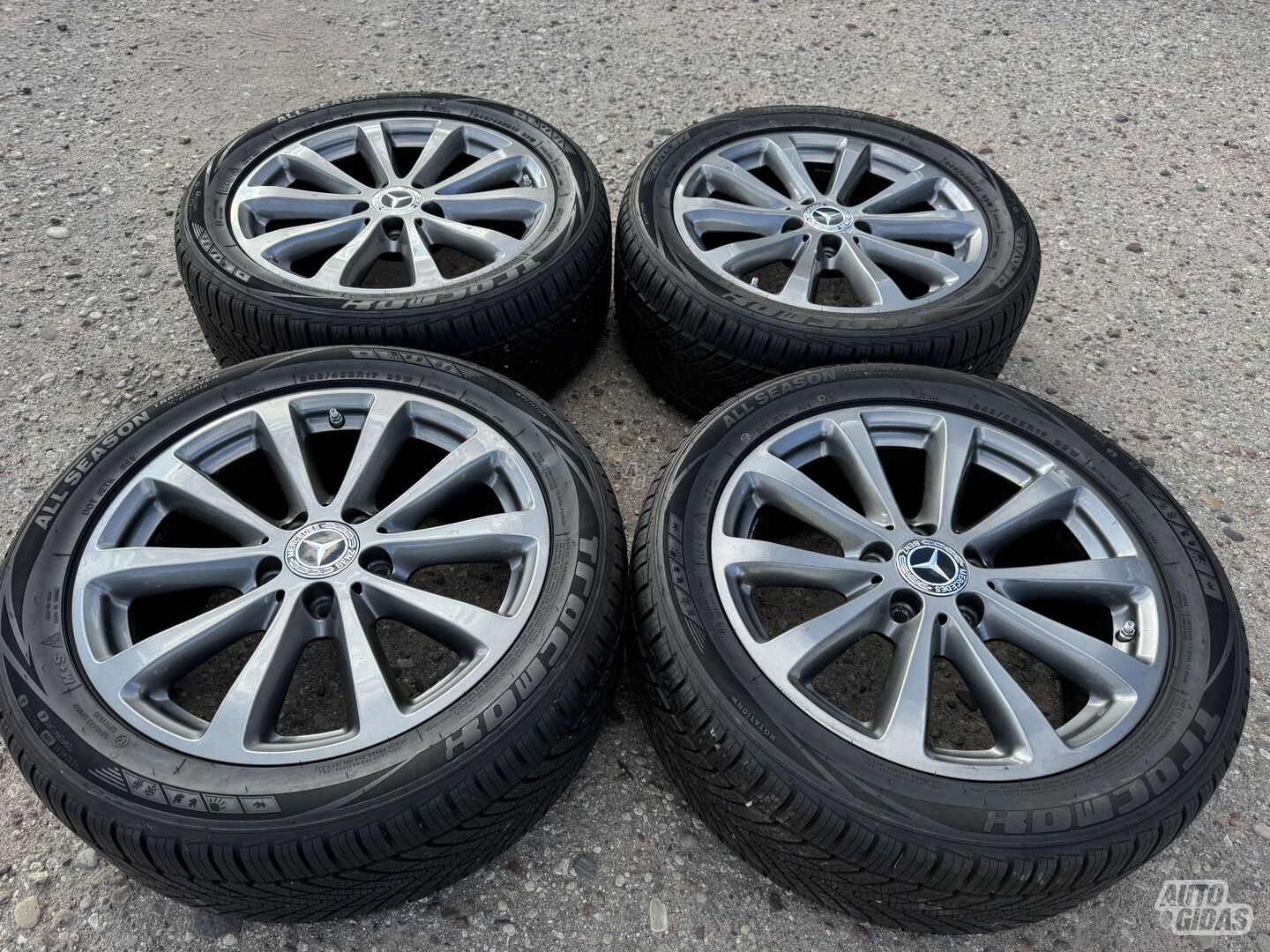 Mercedes-Benz Siunciam, 7,5J ET40 light alloy R17 rims