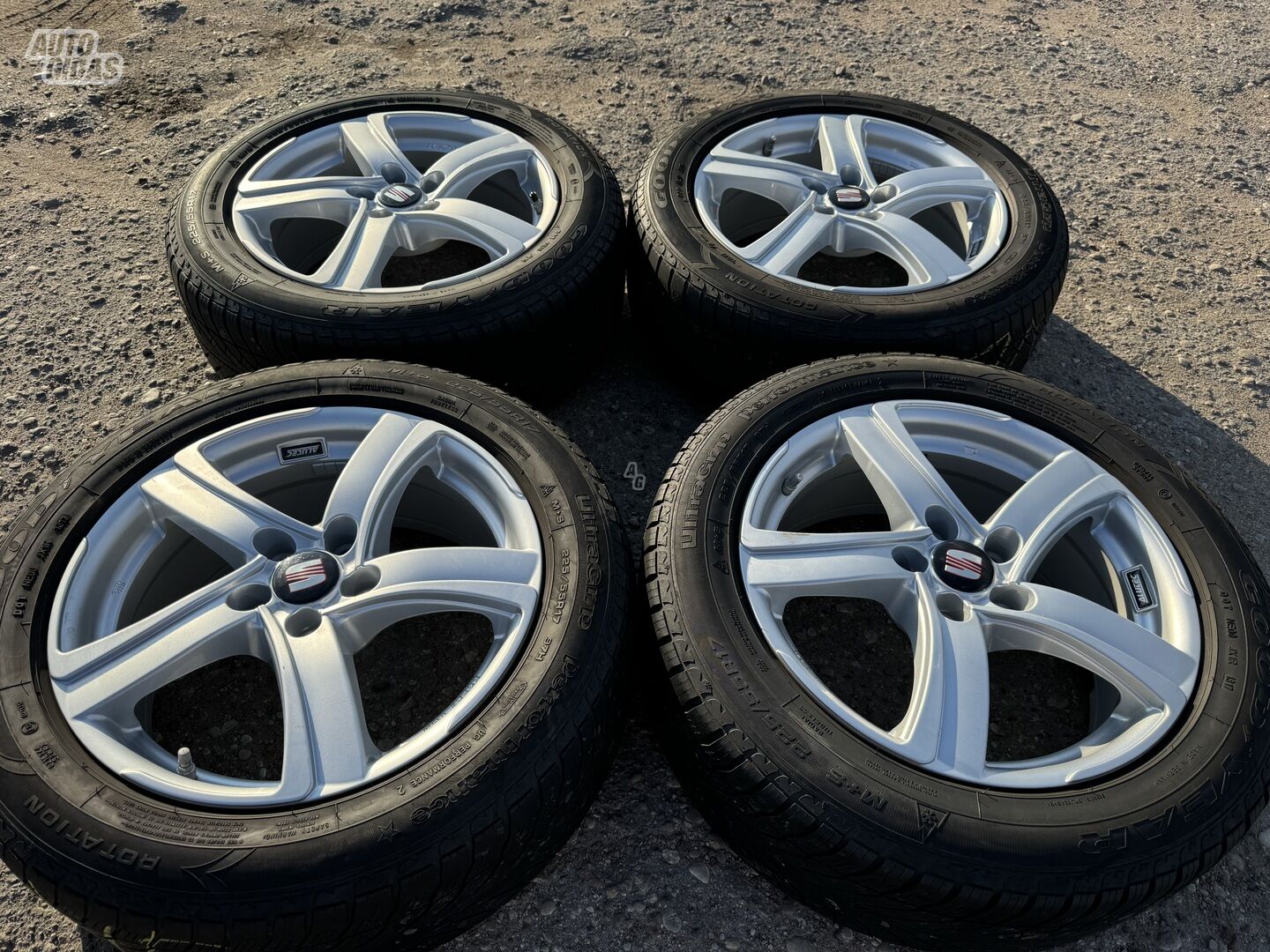 Seat Siunciam, 7,5J ET47 light alloy R17 rims