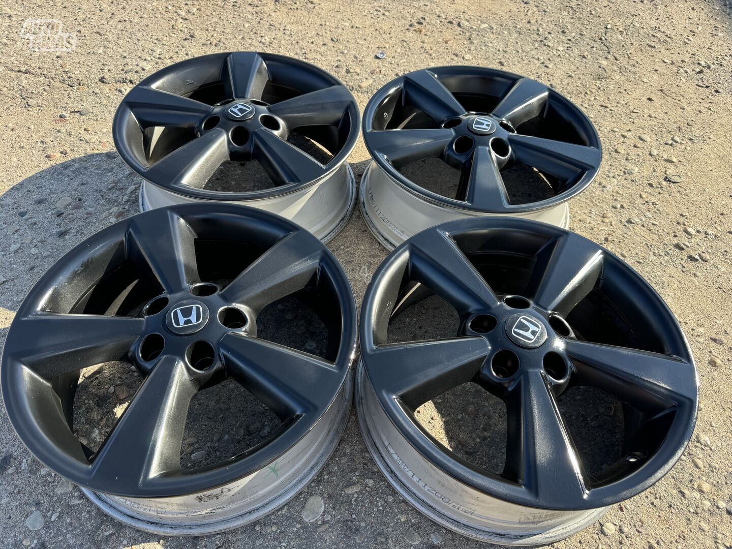 Honda Siunciam, 6,5J ET40 light alloy R17 rims