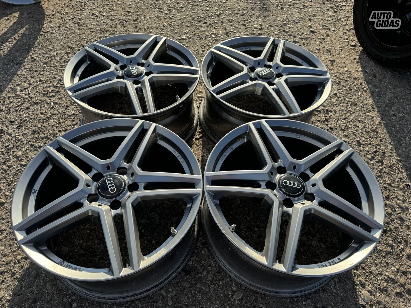 Audi Siunciam, 8J ET48 light alloy R18 rims