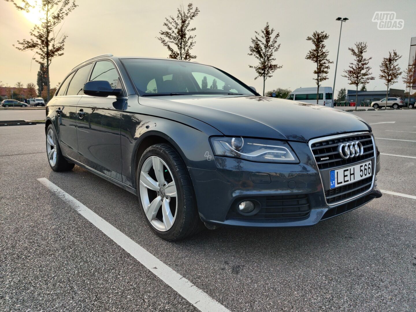 Audi A4 B8 TFSI Multitronic 2011 y