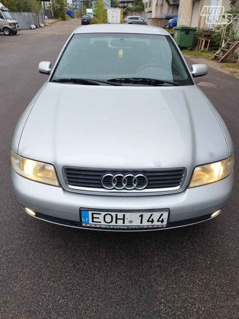 Audi A4 1999 г Седан